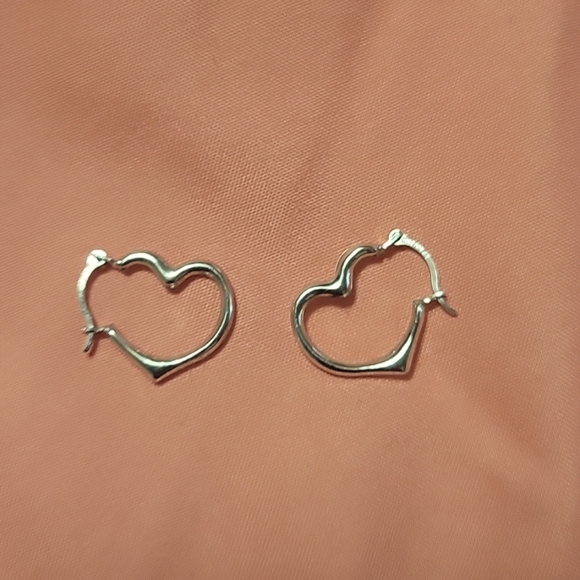 10k heart hoop earrings - Picture 1 of 2